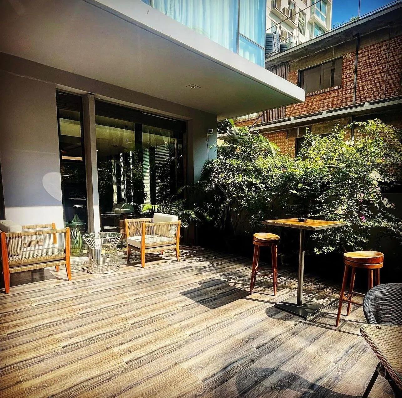 Hotel Sarina hero image